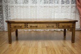 Журнальный столик с тремя ящиками в стиле Greene & Greene